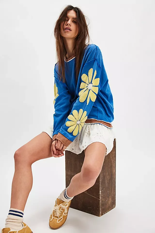 FP Top navy combo flowers