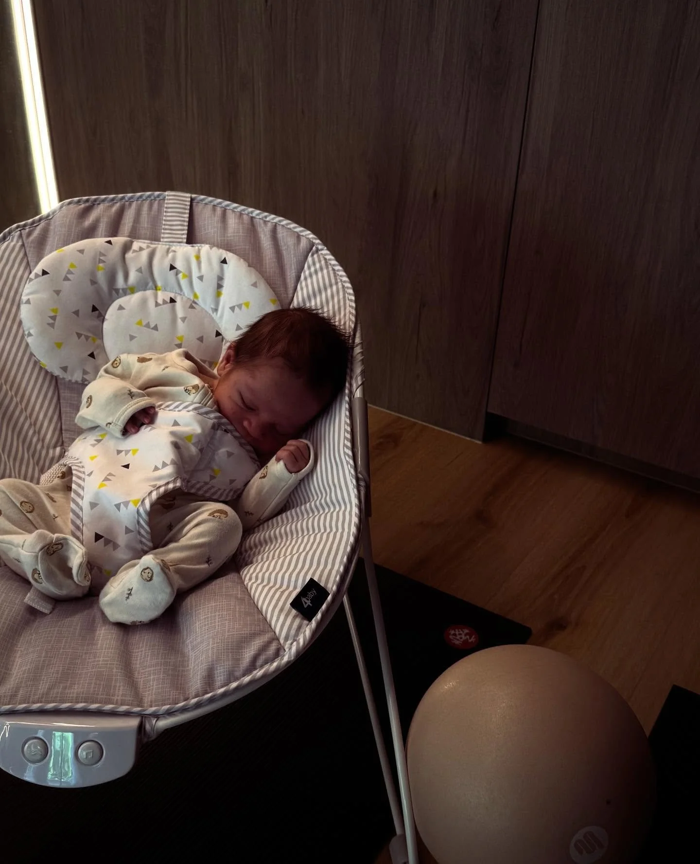 Little cries, big giggles, or sleepy cuddles 👩&zwj;🍼 every moment is welcome here 🤎 

Join our Mums &amp; Bubs Pilates class to gently rebuild strength, breathe, and connect with other mums in a warm, supportive community.

Thursdays &middot; 11:3