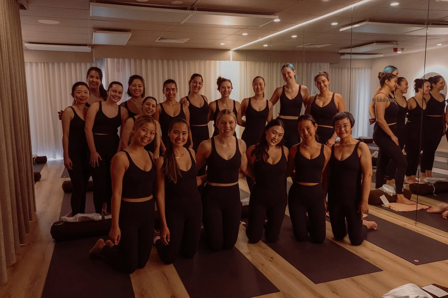 Our little lululemon army 🫶🏼 There&rsquo;s something very visually appealing about all the girlies dressed up in matching lululemon kit, maybe we need to invest in a Yoga Parlour uniform 😂 A week on and still very thankful for such a fun flow and 