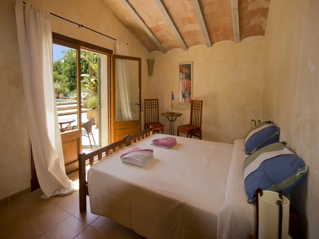 29_downstairs room sanau pool front.jpg