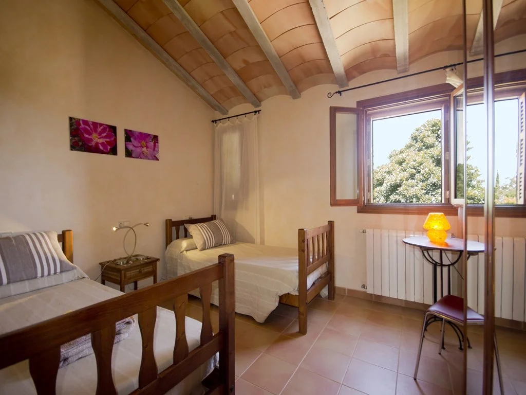 34_upstairs double room.jpg