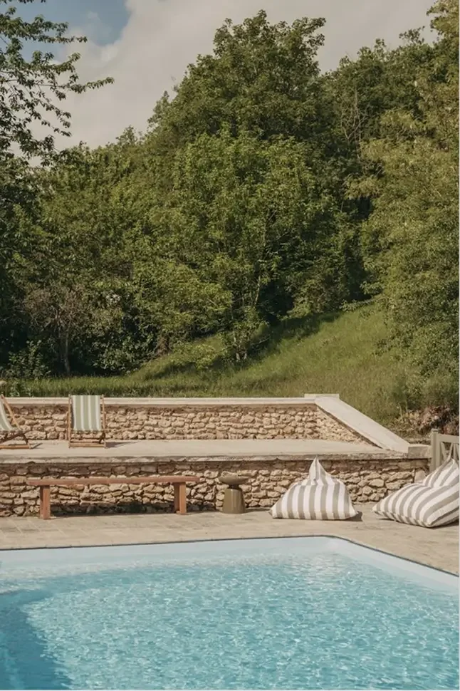 pool shot la source.webp