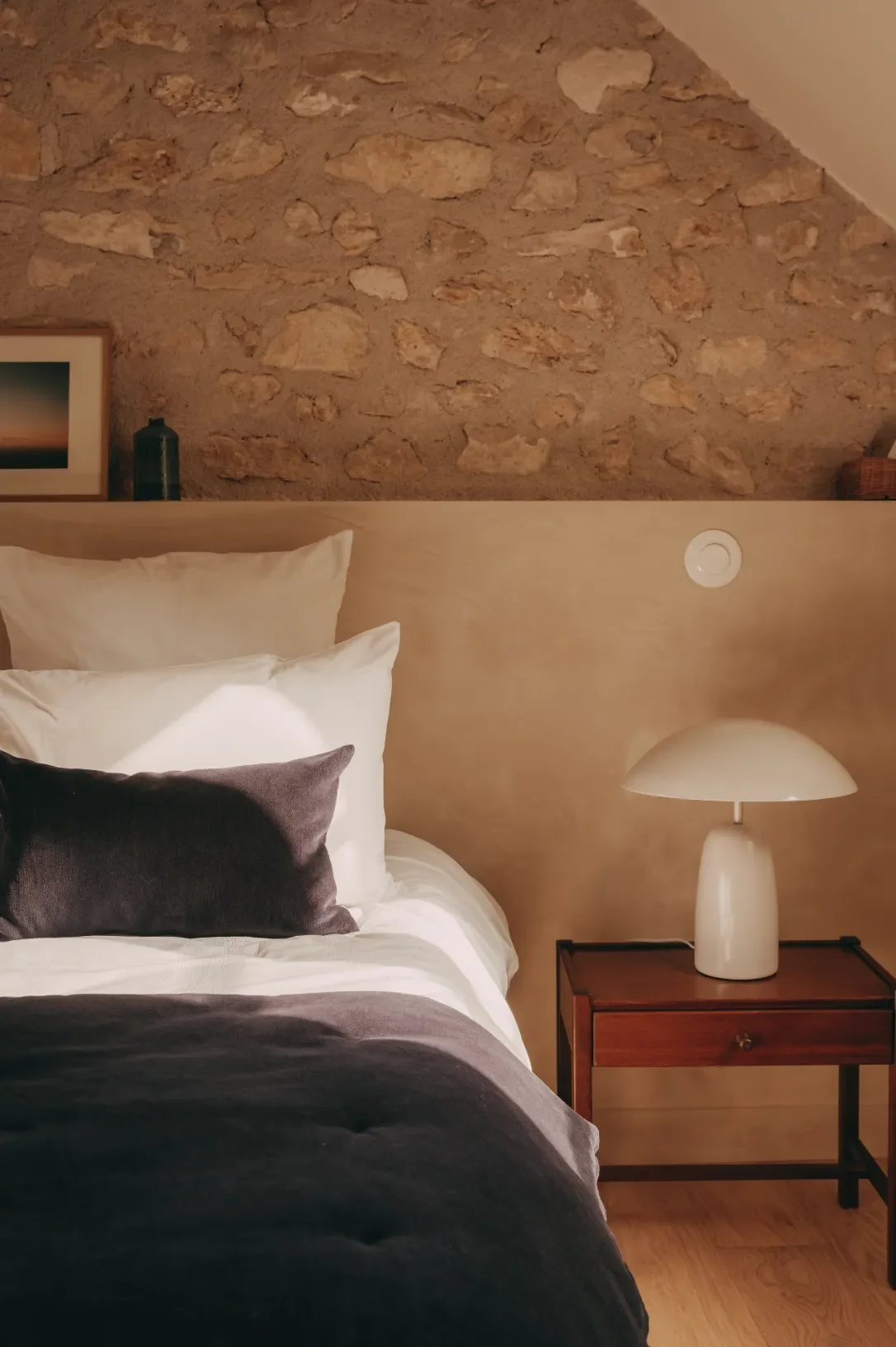 bedroom la source.webp