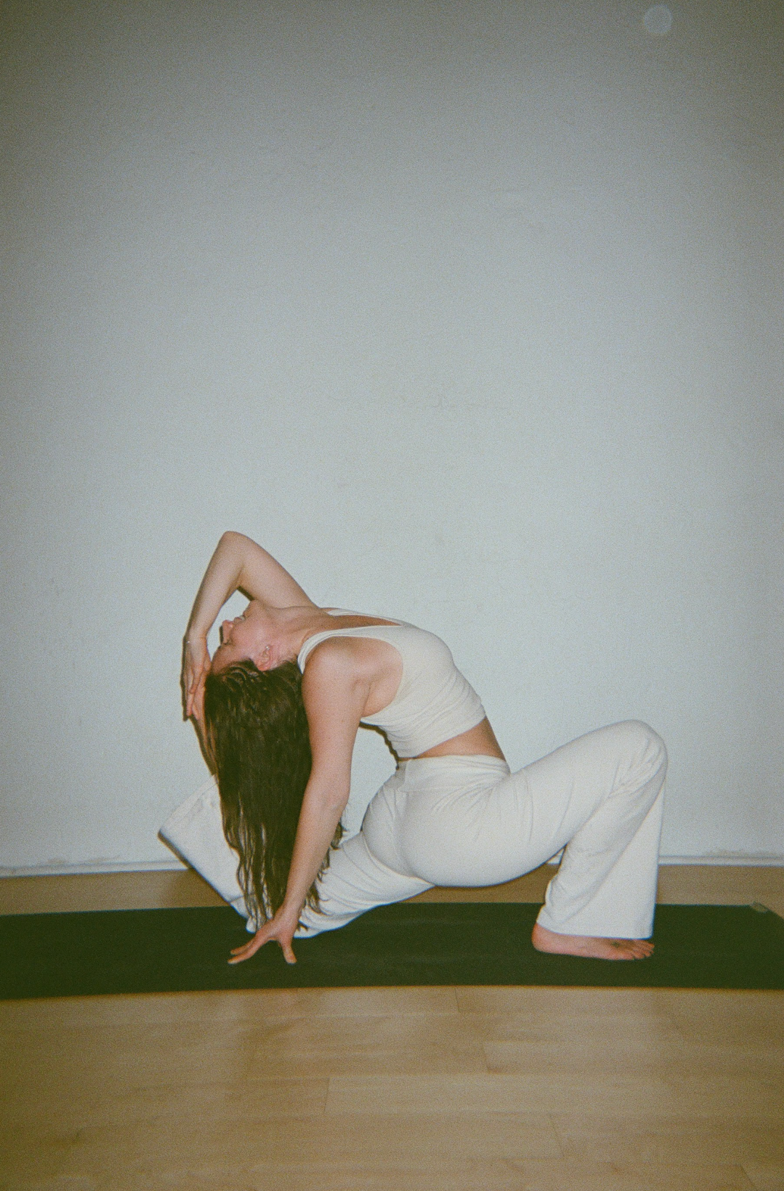 Teaching Residency: Hips &amp; Flexibility (Intermediate) w. Mackenzie Kear 