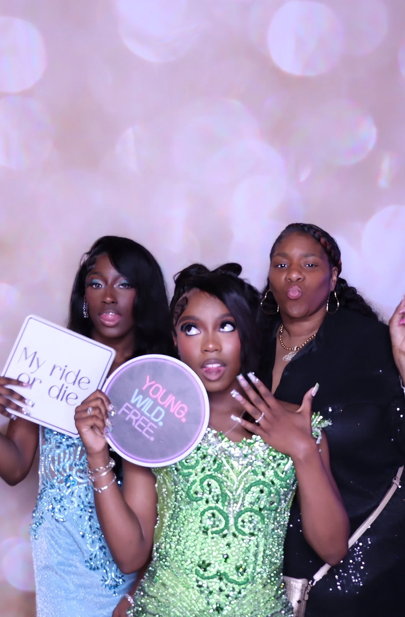 Shroder_High_School_Prom_2025_photo_20250419_Time-220430_2zf1ii.jpeg