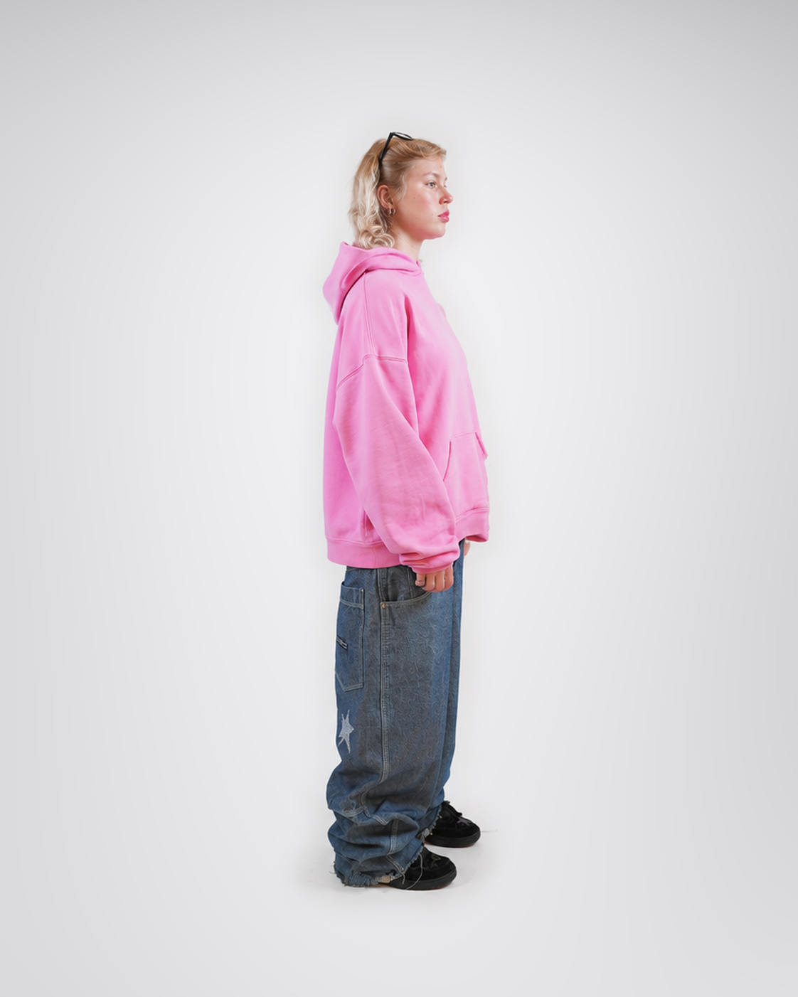 pink_hoodie_04_right_profile 2.png
