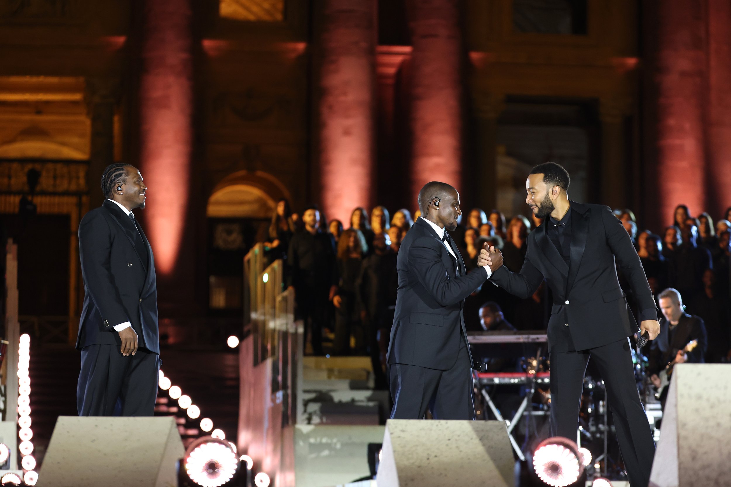 CLIPSE_JONH LEGEND_1.JPG