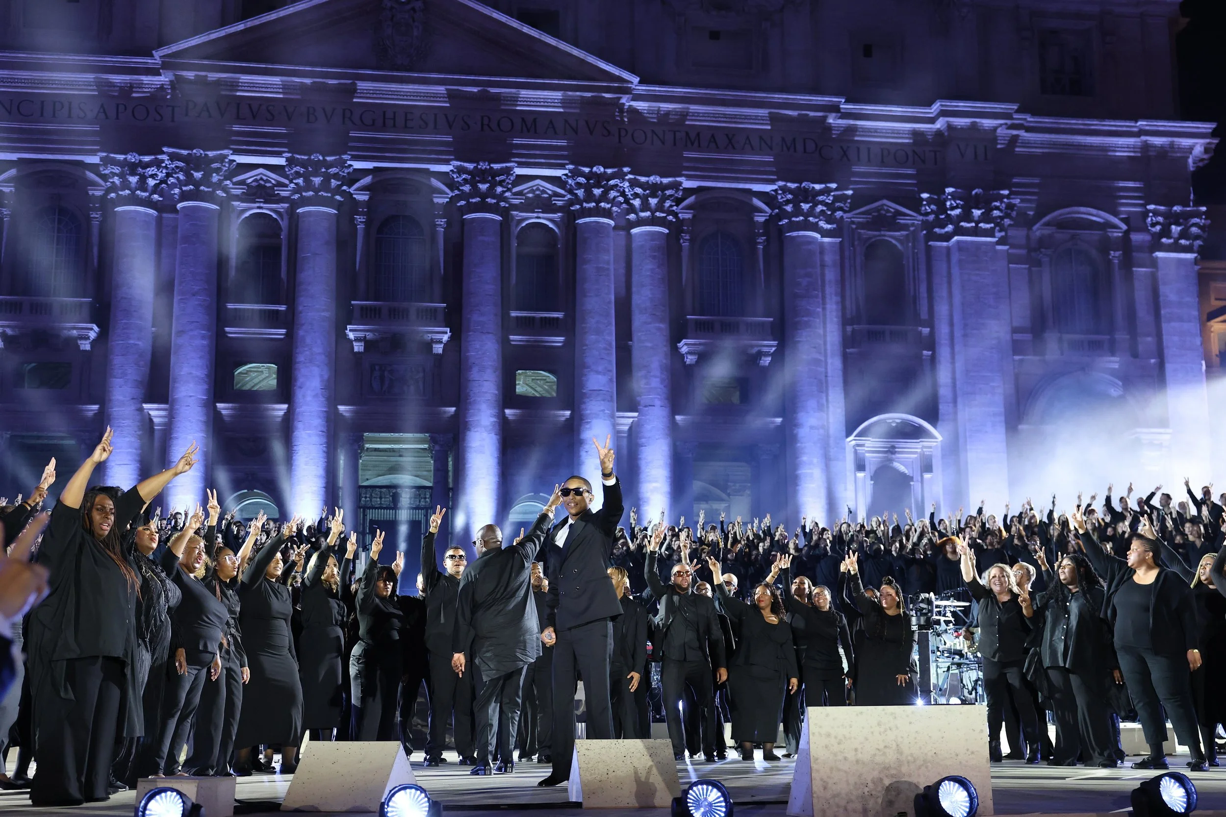 PHARRELL WILLAIMS_VOICE OF FIRE_4.JPG