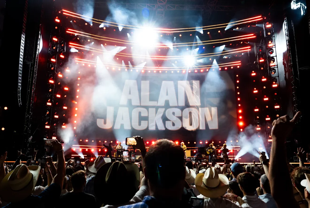 90728314007-alan-jackson-017.JPG.webp