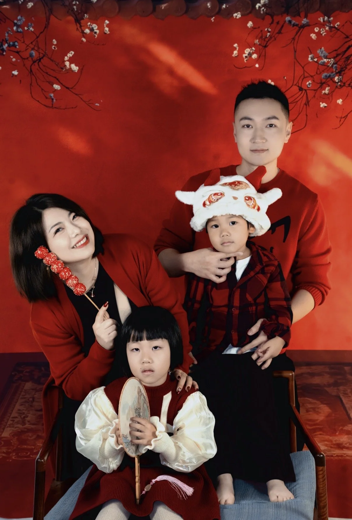 Geometric drawing of an outline square with sections divided by vertical, horizontal, and circle lines.