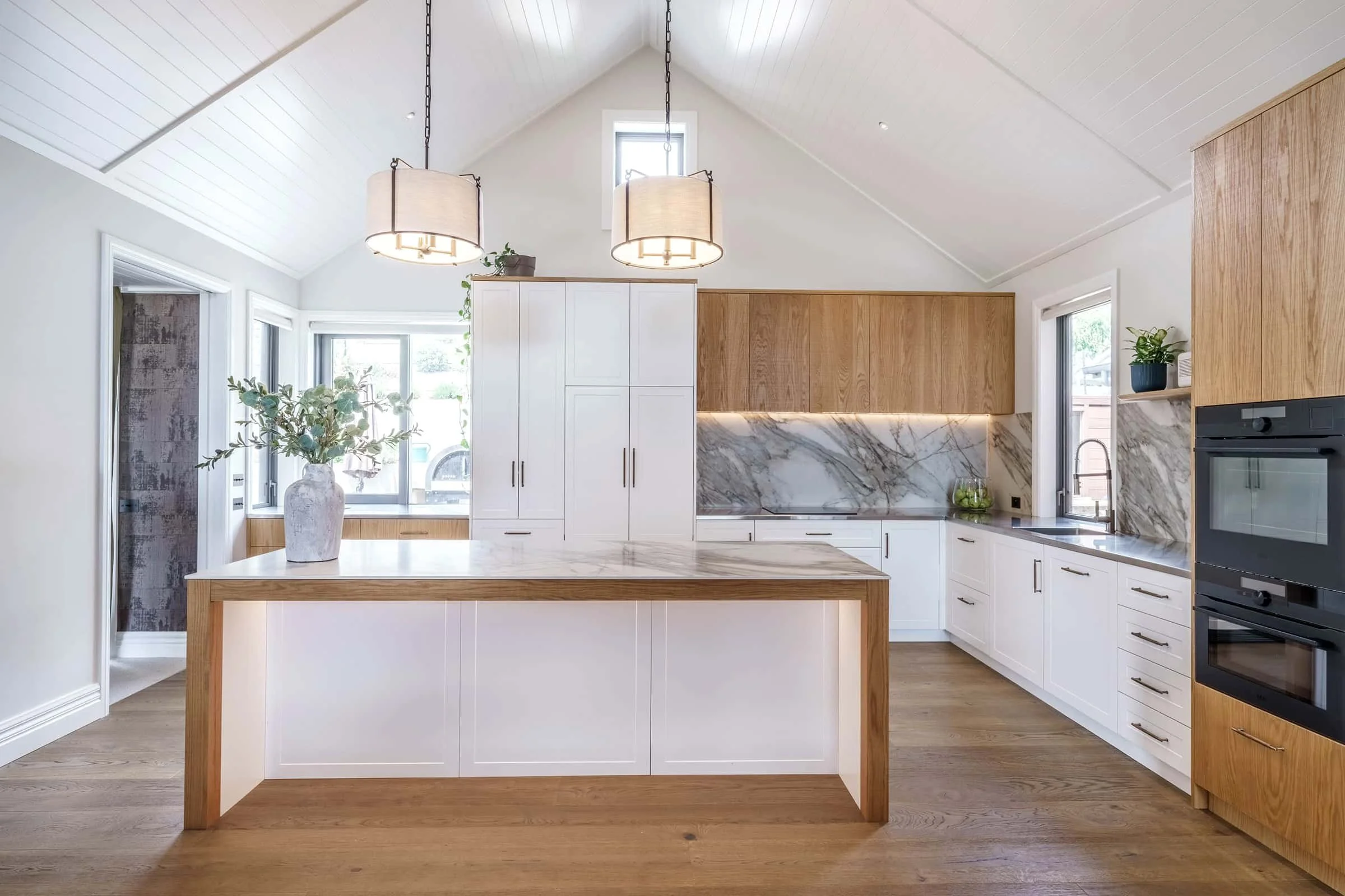 COR_kitchen7_island_modern-min.jpg