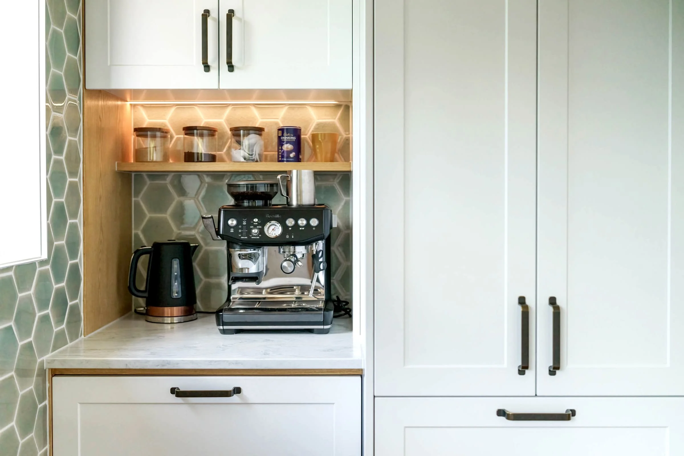 OASIS_kitchen17_shaker_coffee nook-min.jpg