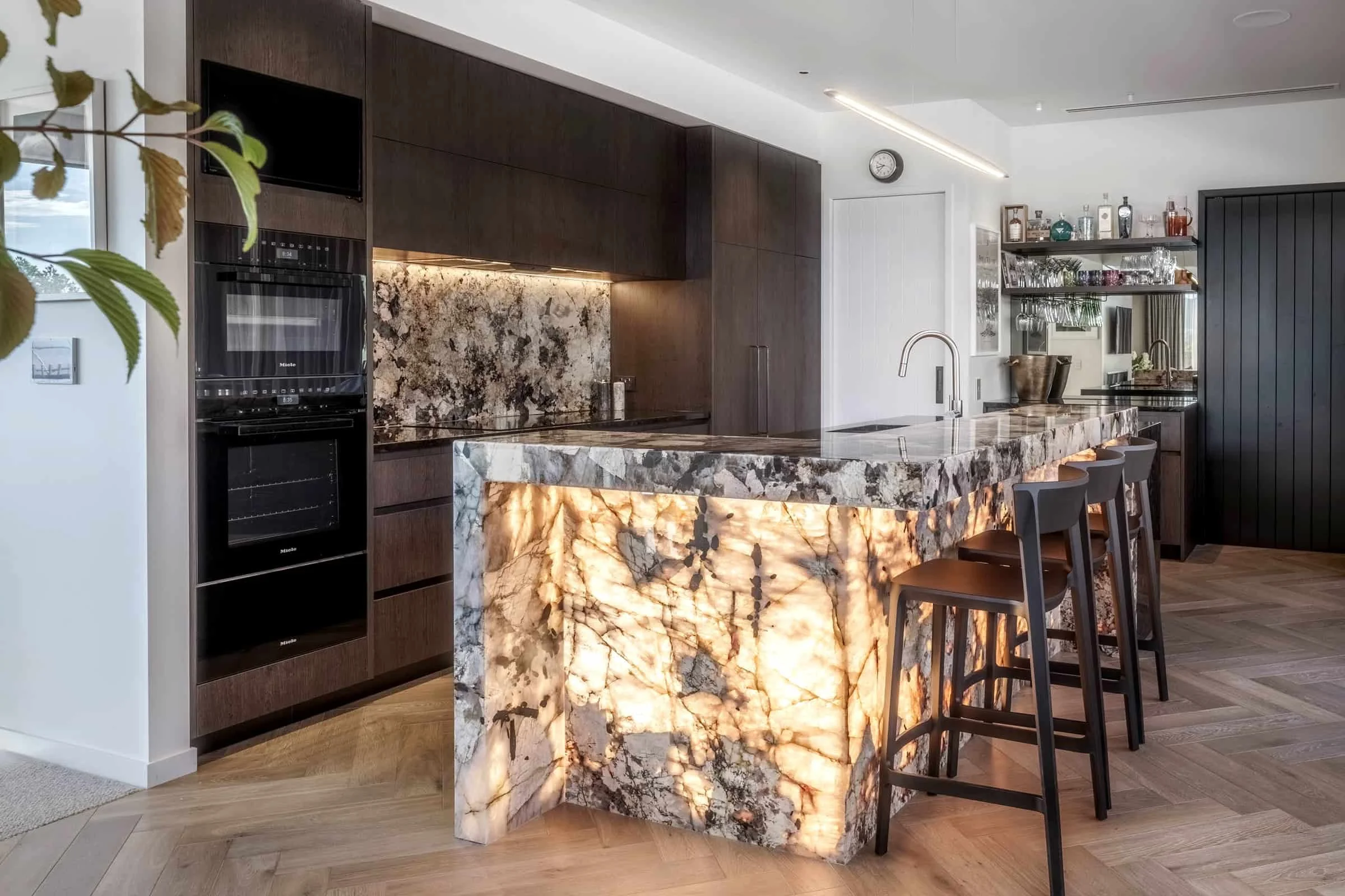 WIL_light_kitchen5_wanaka_feature benchtop_modern-min.jpg