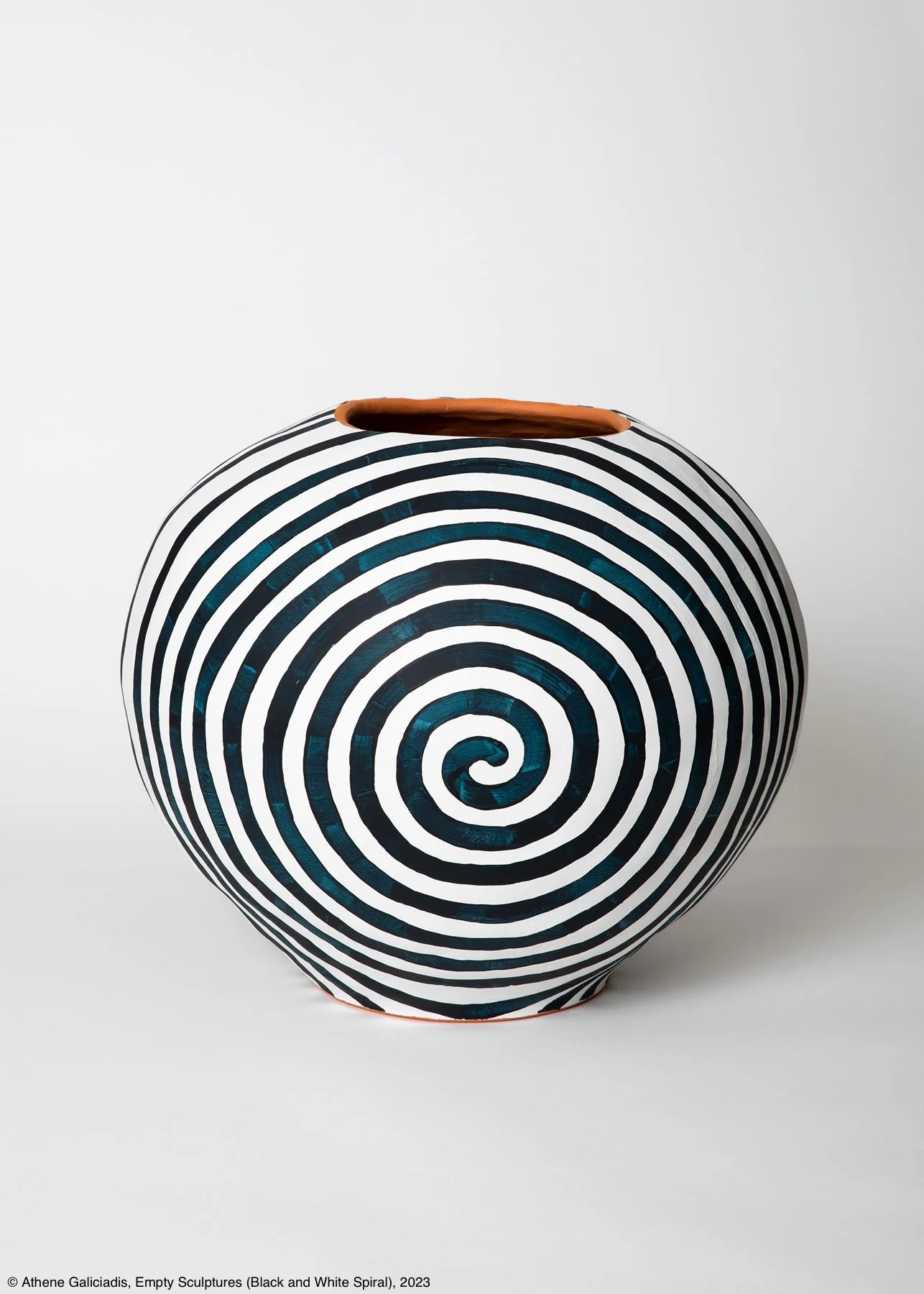 Athene-Galiciadis_Empty-Sculptures-(Black-and-White-Spiral)_2023.jpg