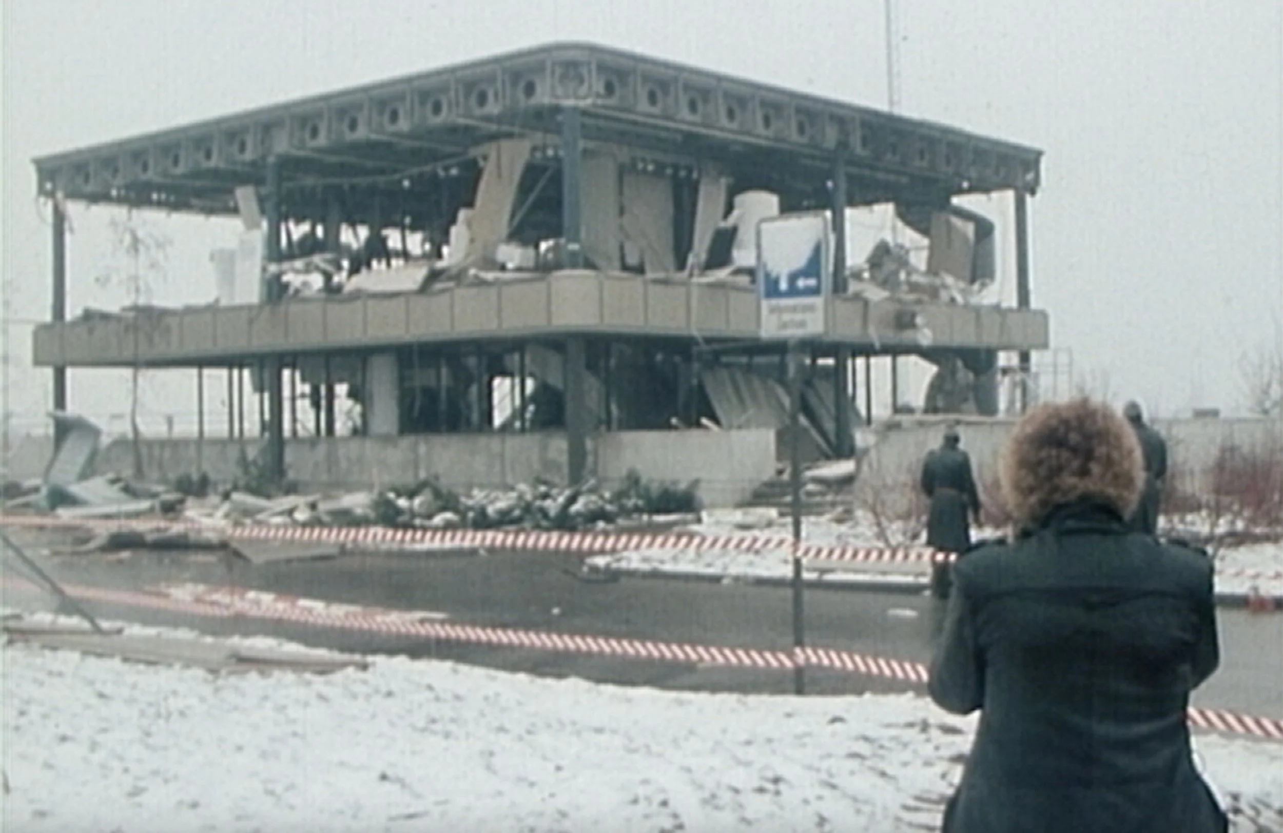 Pavillon_gesprengt.jpg