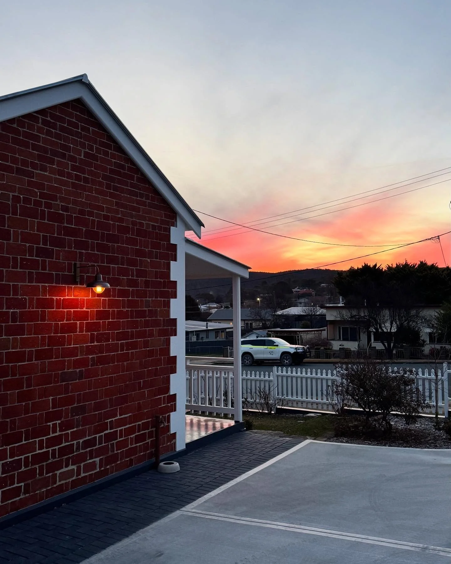 ✨ Sunset at Hollyberry House ✨
Thank you to all our wonderful guests who stayed with us during June and July. The positive feedback has been overwhelming. It means the world to know you love this place as much as Kevin and I do.

When we created Holl