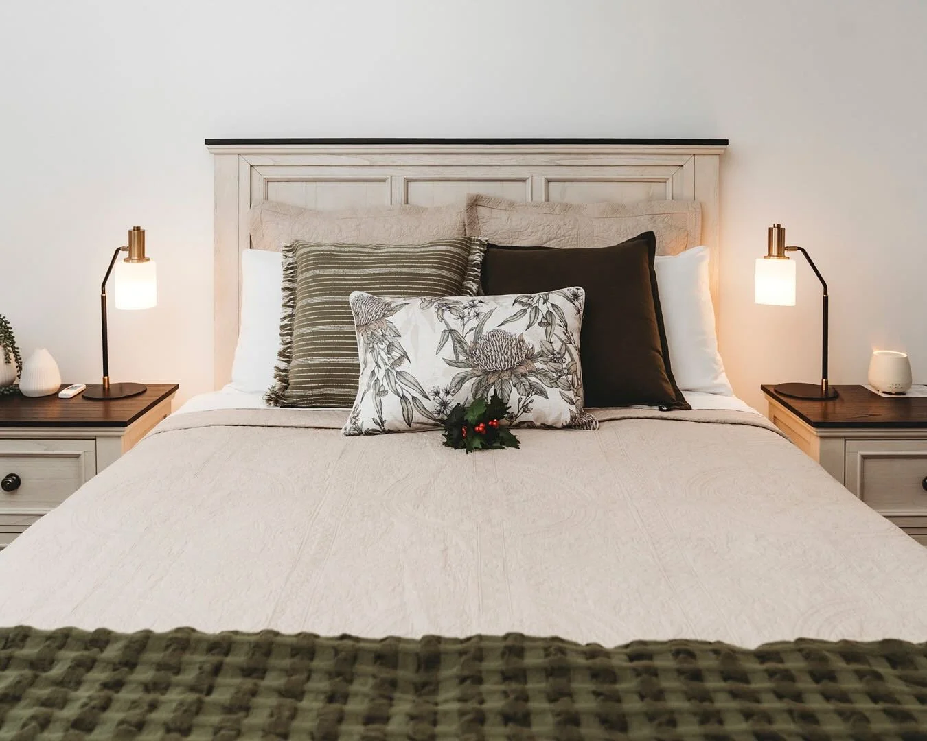 Immerse yourself in pure bliss at hollyberryhouse.com.au, where our luxurious bedroom invites you with the soft caress of plush beds, enveloped in the silky, cool touch of premium bamboo and cotton linen. Drift into a peaceful slumber as the sweet ar