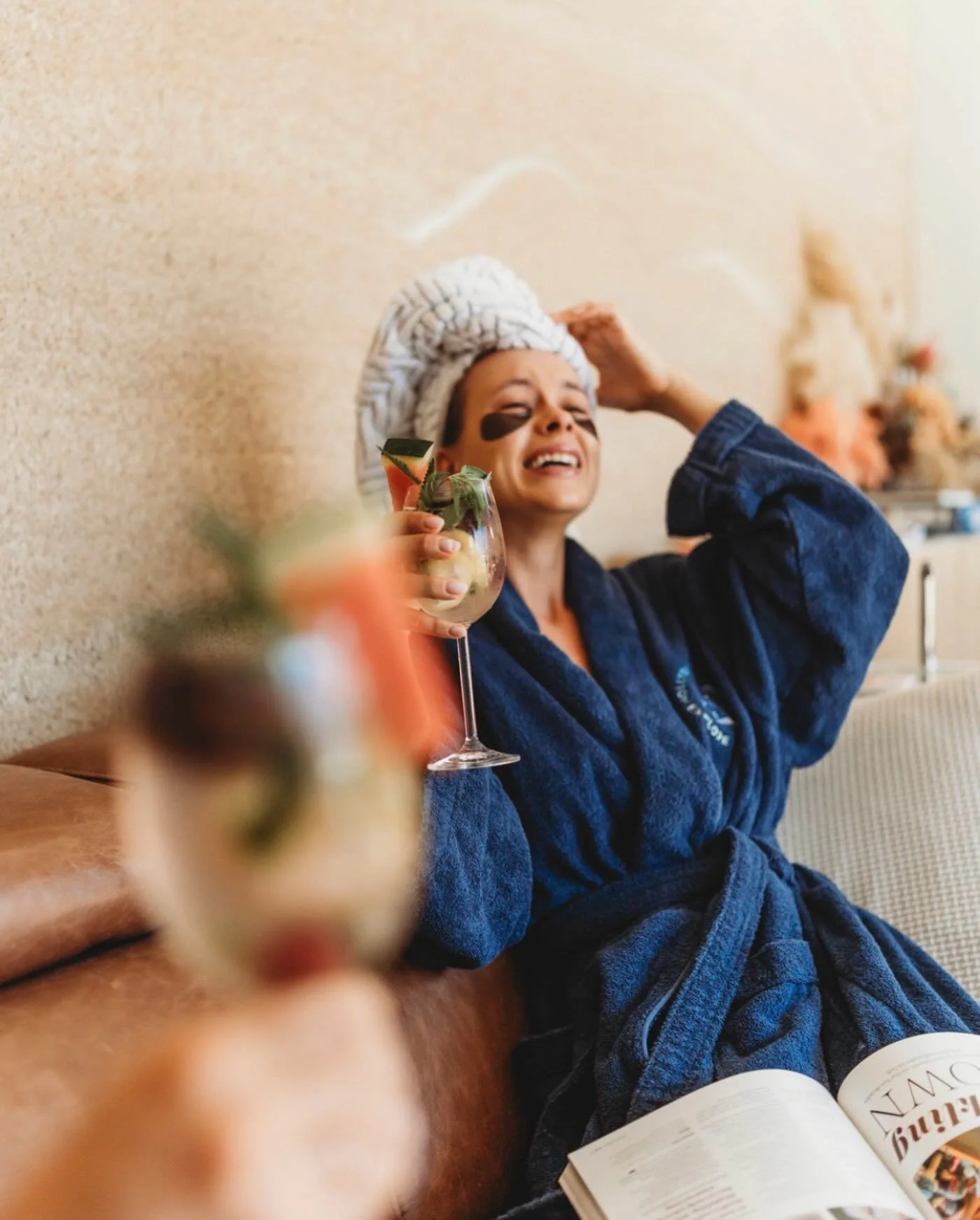 Friends. Robes on. Face masks glowing. Mocktails in hand. And nothing on the agenda but laughter and time together ✨🥂🫧
A beautiful group of women have just booked their Hollyberry House Daycation. A slow, indulgent escape designed for connection, r