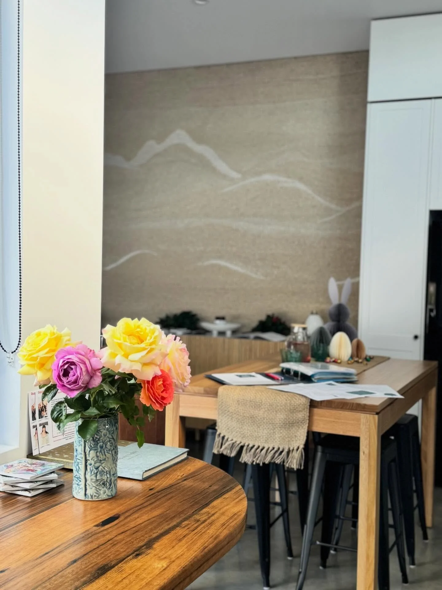 Easter @hollyberryhouse_bnb #airbnb #retreatyourself #hollyberryhousebnb #snowymountains