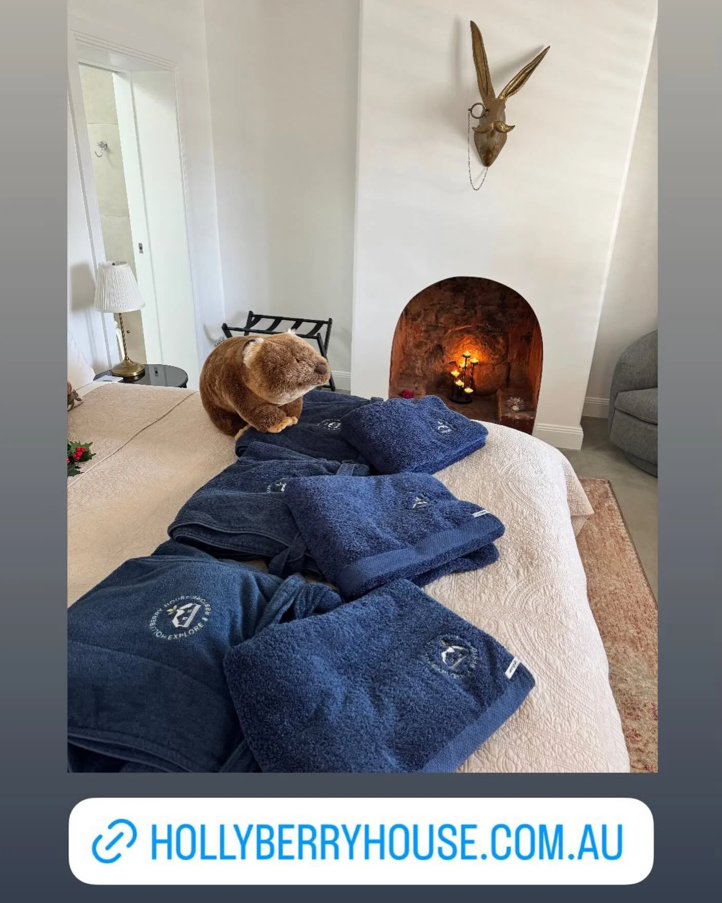 Three robes, warm towels, the candles glowing in the fireplace, and nowhere else to be 🌿
Today&rsquo;s Daycation Delight in the Wombat Room was all about slowing down, reconnecting, and sharing a little luxury with friends.
You don&rsquo;t have to t