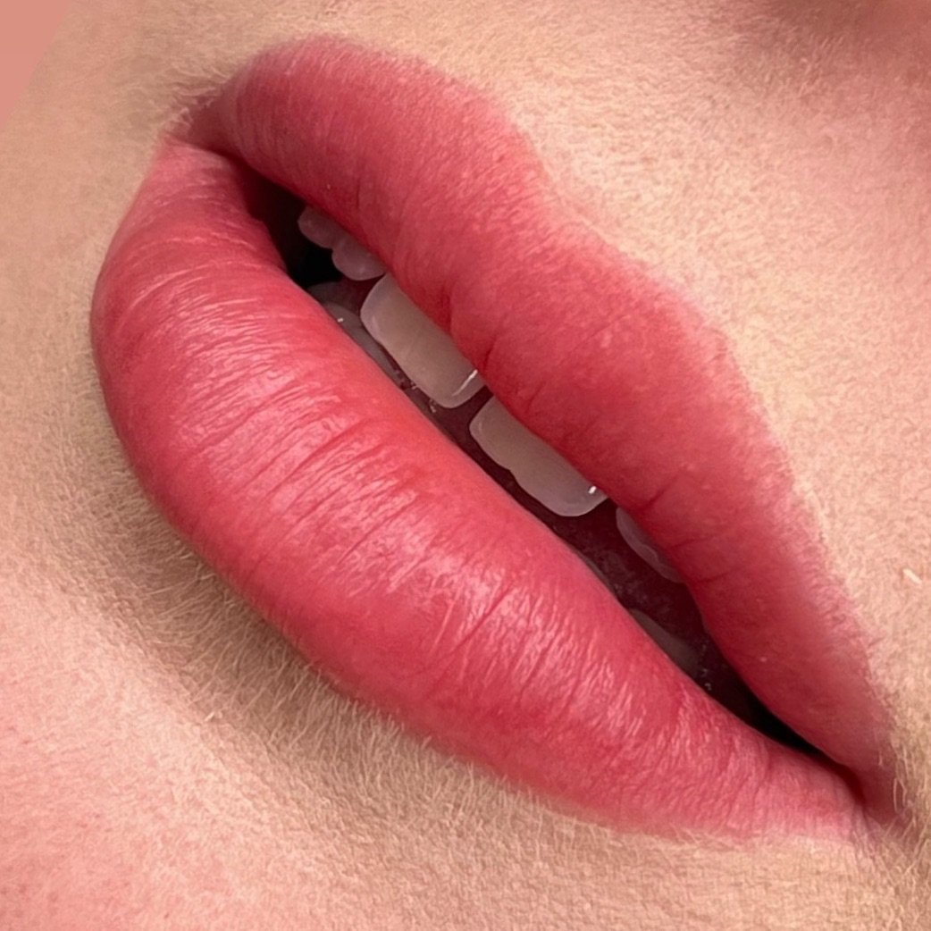 A Q U A R E L L  L I P S

Die nat&uuml;rliche Betonung deiner Lippen 👄 Bin so in loveeee mit dem Ergebnis 😍 

Du interessierst dich auch f&uuml;r diese Behandlung? 

Dann meld dich per 📲 01525-6410236

Sichert euch bis zum 31.03.24 noch den Modell
