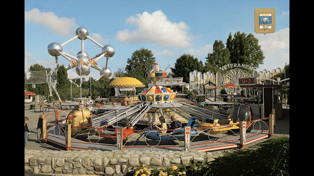 Flux.1 AI-KLINGV2Master-Carousel_1.gif