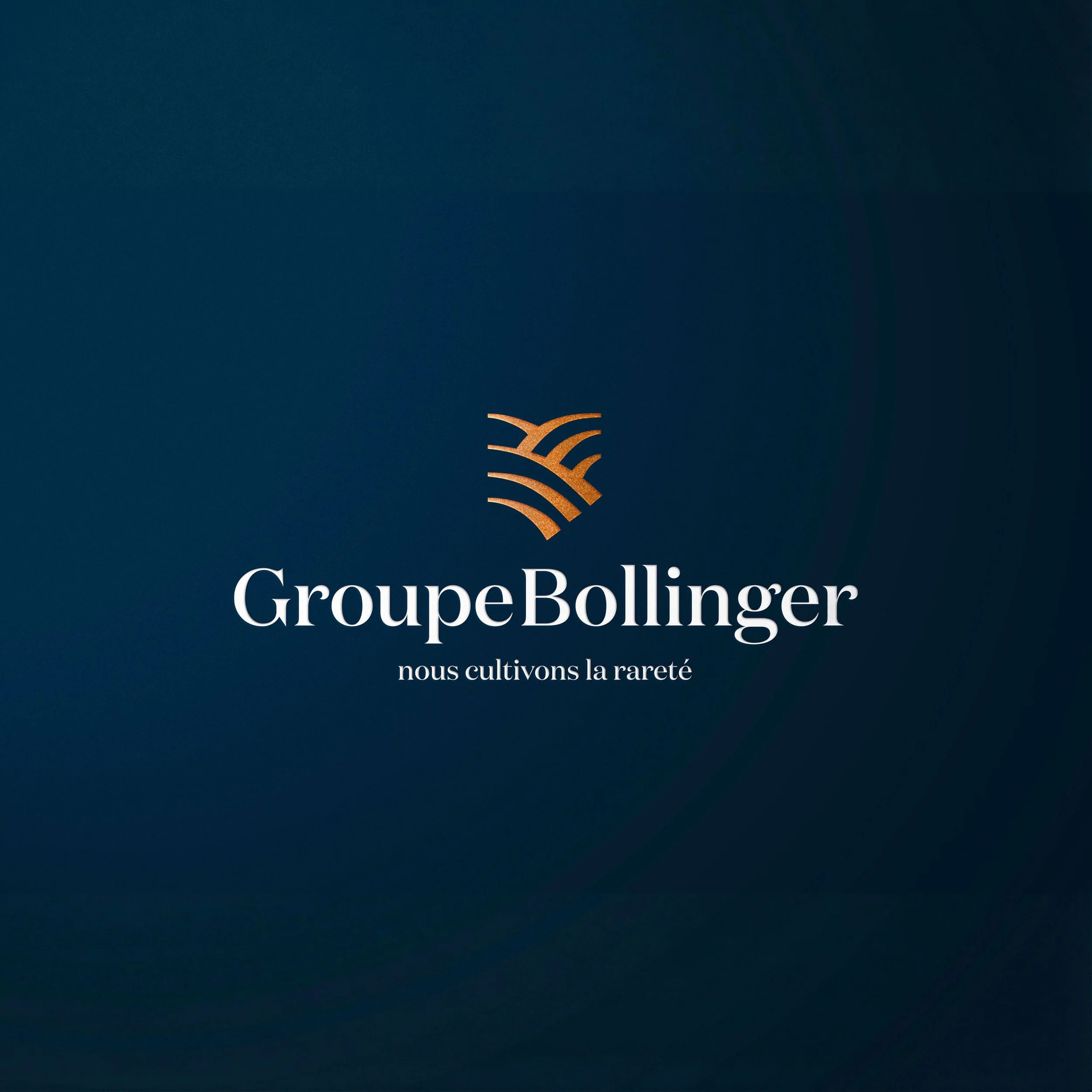 Identité visuelle du Groupe Bollinger, logotype et signature « Nous cultivons la rareté », direction artistique par Emma Brante – Le Ciel est Bleu Studio