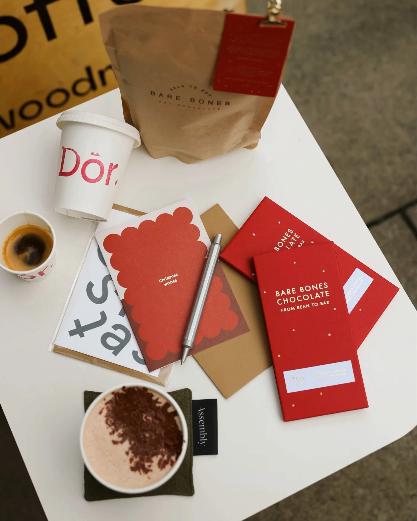 Happy Saturday 🌙

Our latest - the new @bareboneschocolate Christmas edition is now available at Dōr. It&rsquo;s crafted by Bare Bones Chocolate, a small-batch bean-to-bar maker based in Glasgow, who hand-roast organic cacao beans and keep things pu