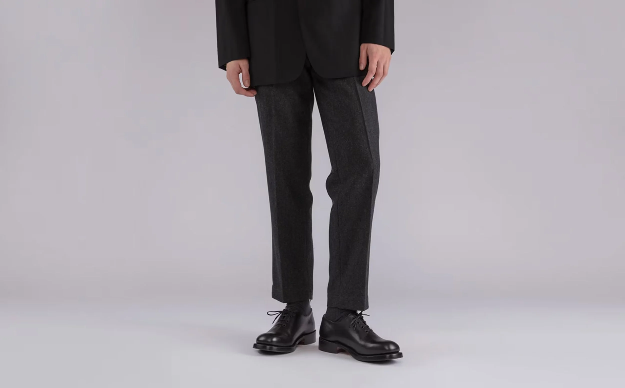 fShop Grenson Men’s Fairfax in Black – a modern leather lace-up shoe with studded sole, premium craftsmanship and everyday versatility. Built for comfort and durability.