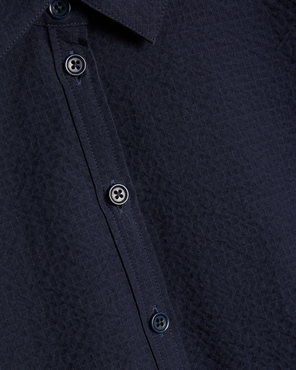 Q2AZI_NAVY_DETAIL.png