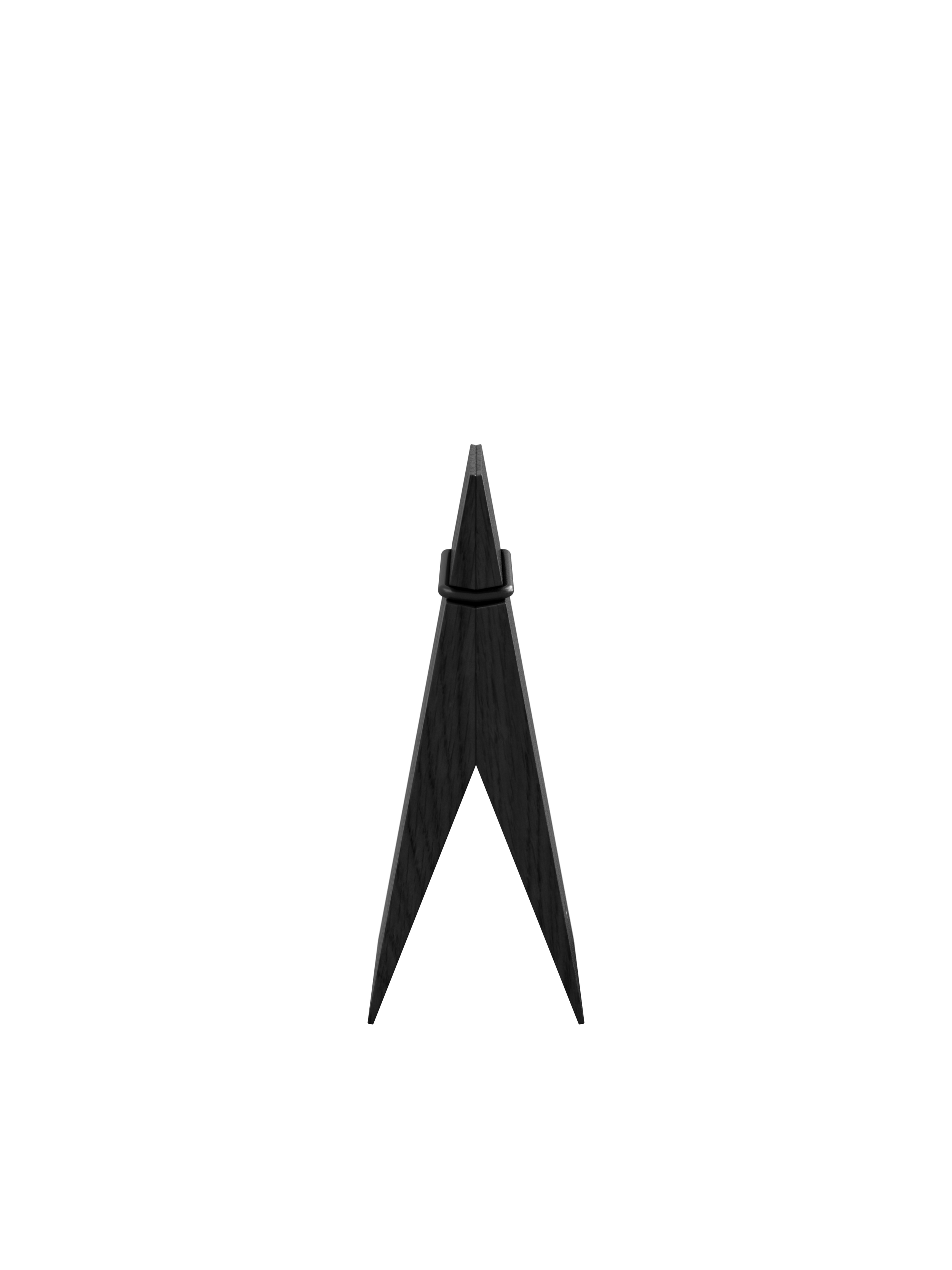 MOEBE_Pinch_NB_Black_High-Res_07.png
