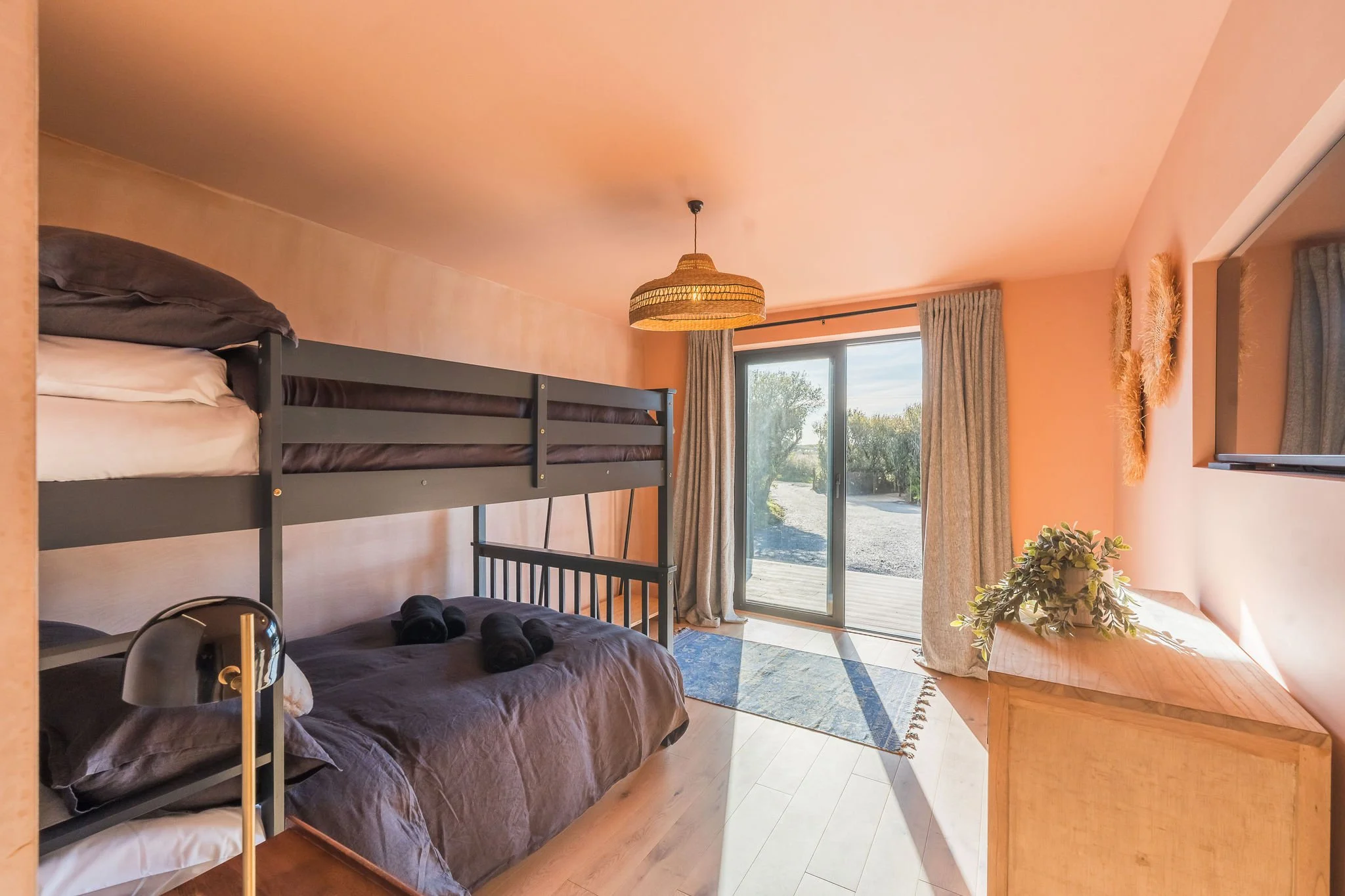 NC-2024-10-03_alynfa-commercial-0780-HDR.jpg