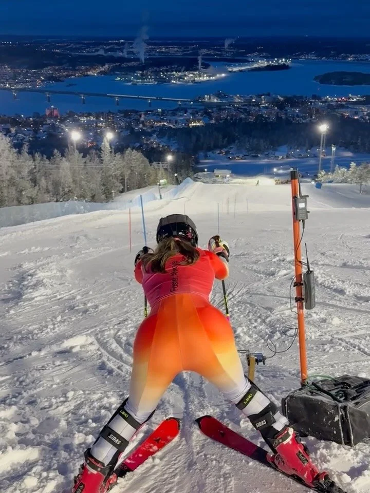 1 week in Sweden. Lots of fun with the team and lots of improvement on snow. A step in the right direction, but sadly it didn&rsquo;t pay off 🥲 Head back up (after a quick dip in the snow), life goes on. Let&rsquo;s continue ✌🏾

@sunrise_schweiz 
#