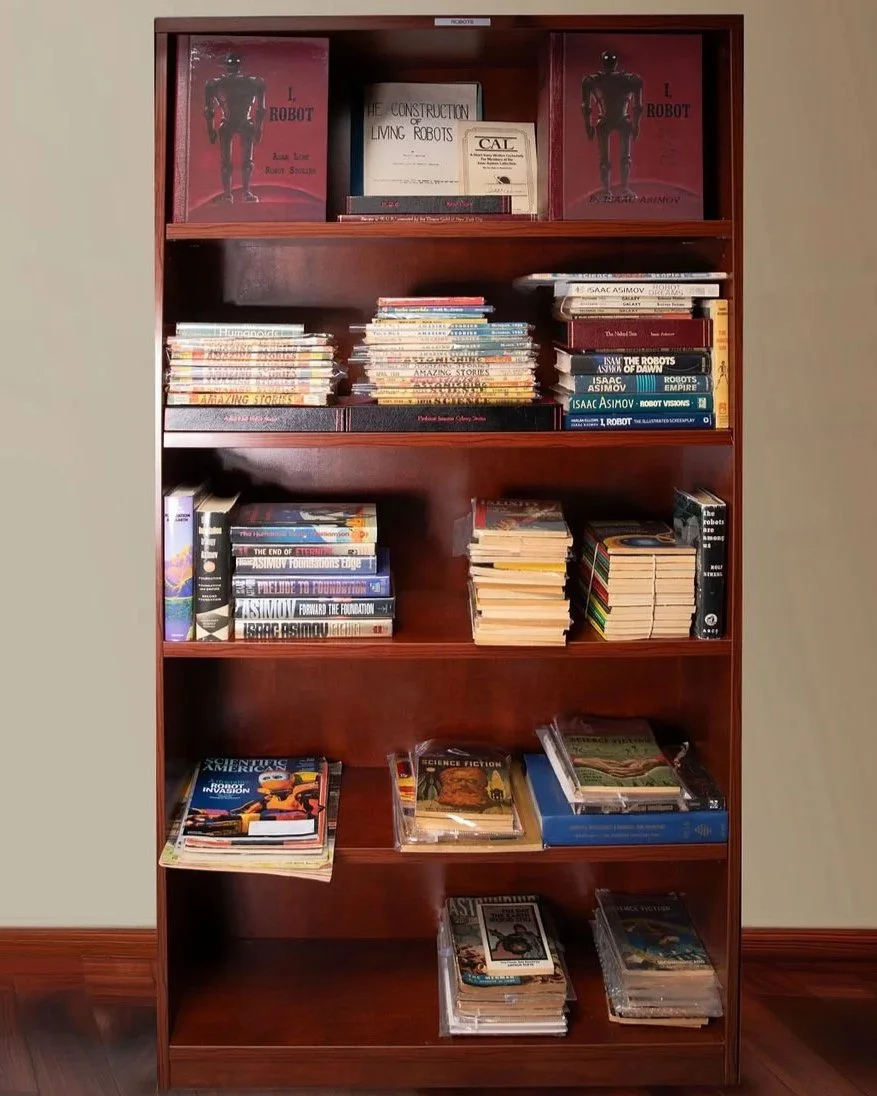 bookcase3_robots.jpg