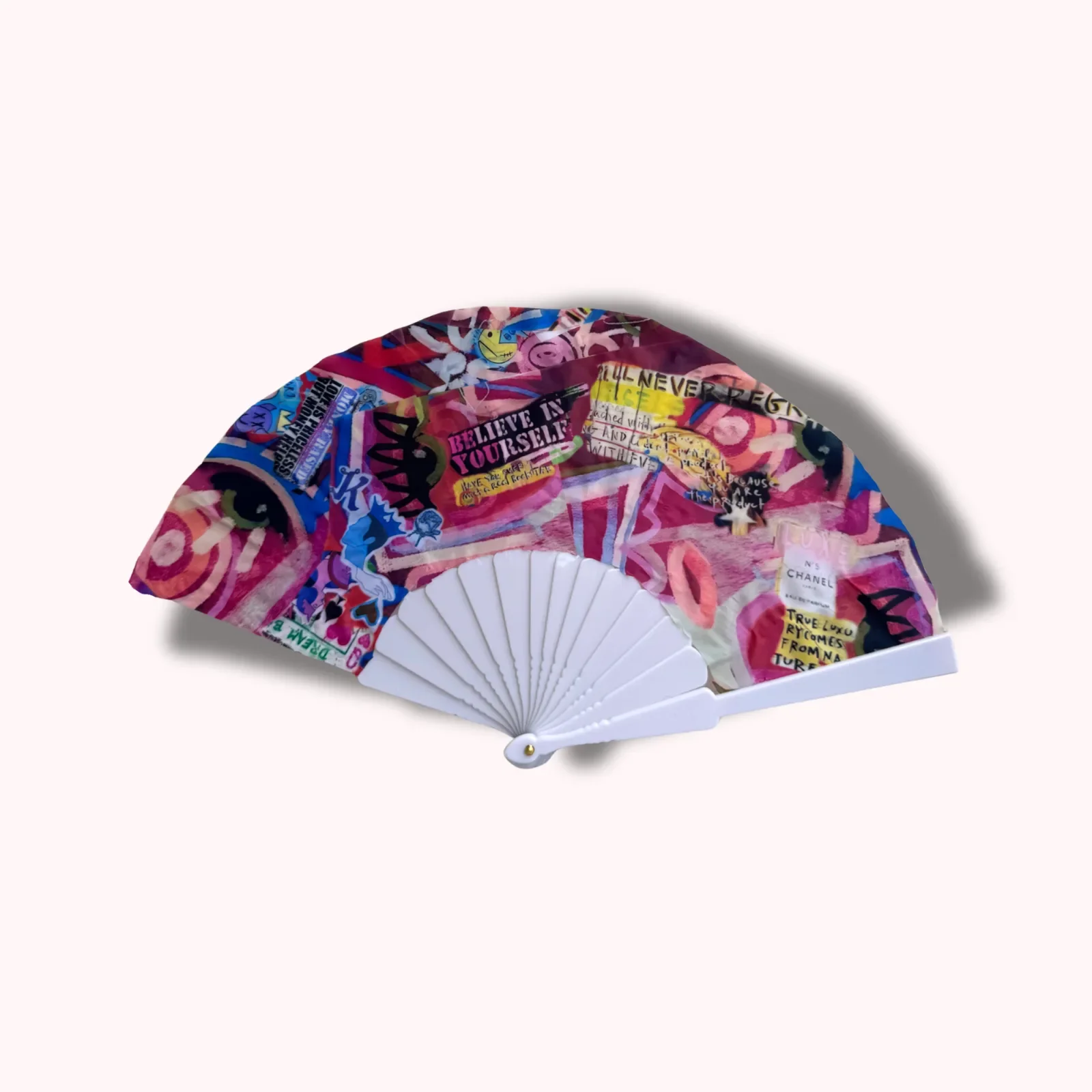 Queen of Hearts - 9" Mini Hand Fan