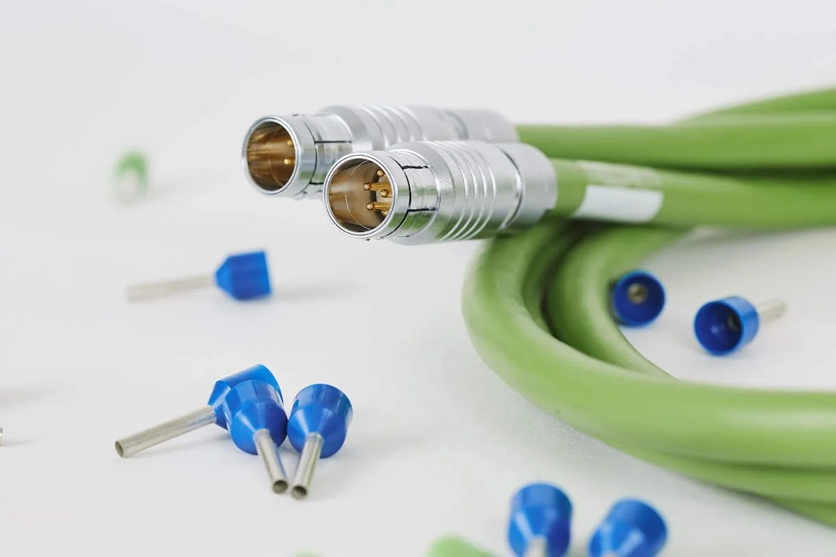 cordons-push-pull-equipements-electroniques.jpg