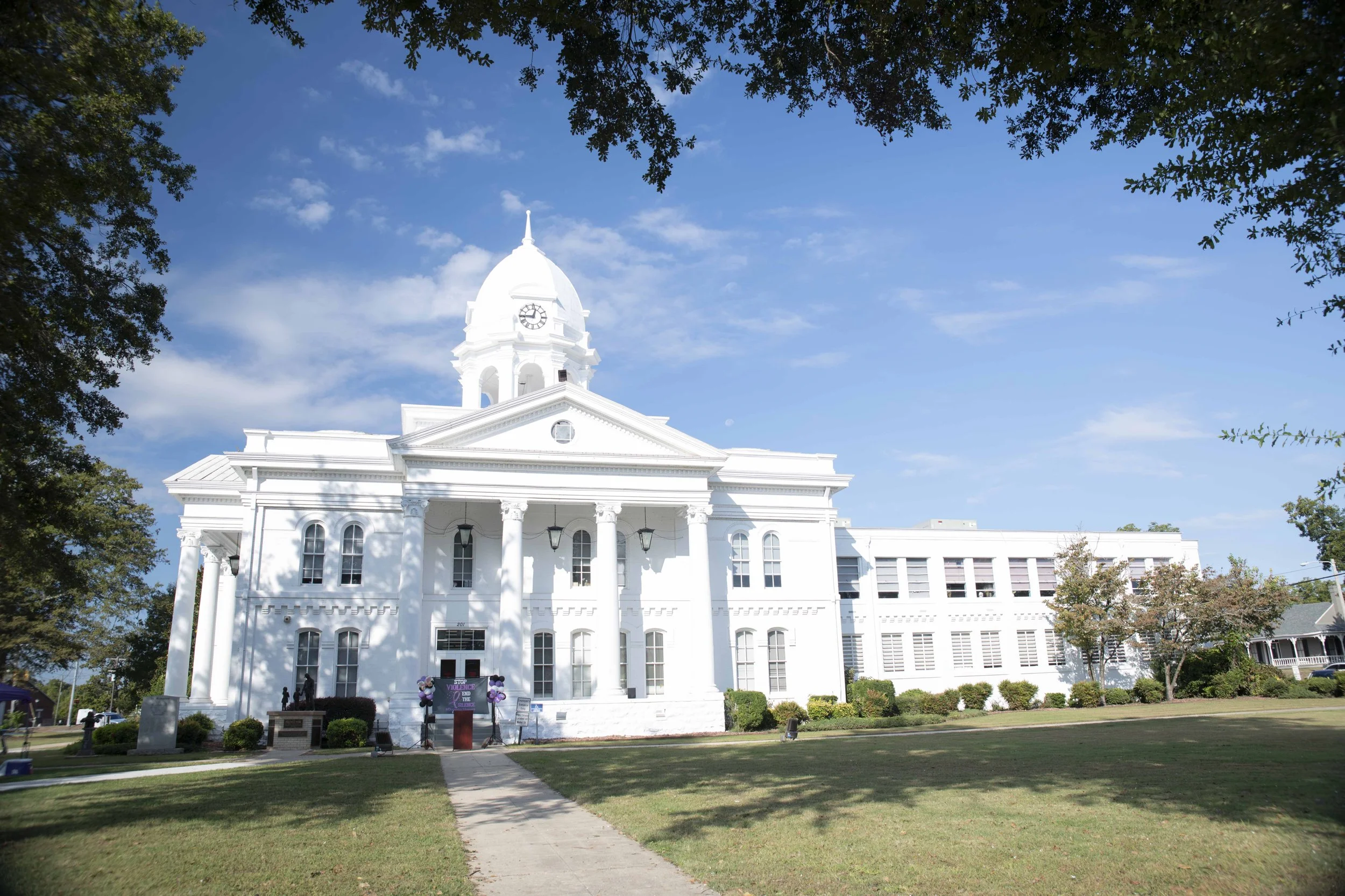 Colbert County Courthouse, Tuscumbia, Alabama, USA