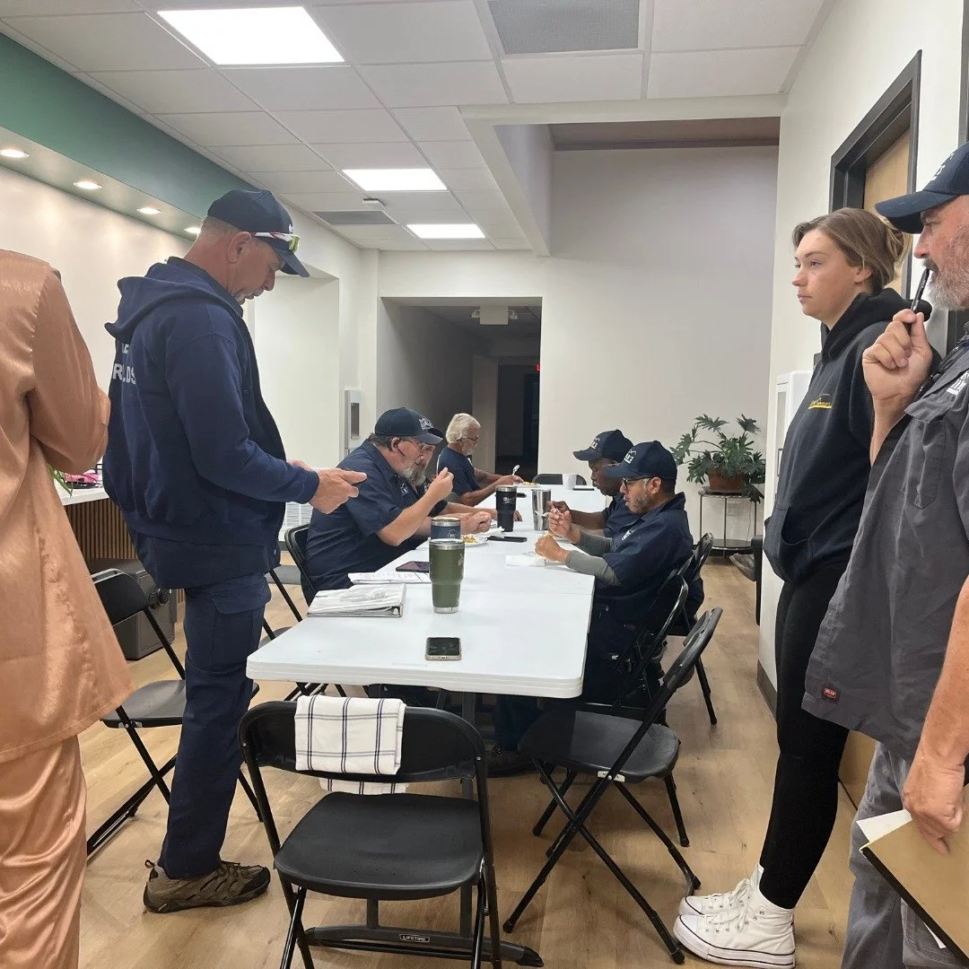 Nothing like a 6 AM breakfast to kick off the day right ☀️🍳 At yesterday&rsquo;s meeting, we fueled up, shared some information, and celebrated the incredible work our drivers do every day. Couldn&rsquo;t ask for a better crew to start the day with!