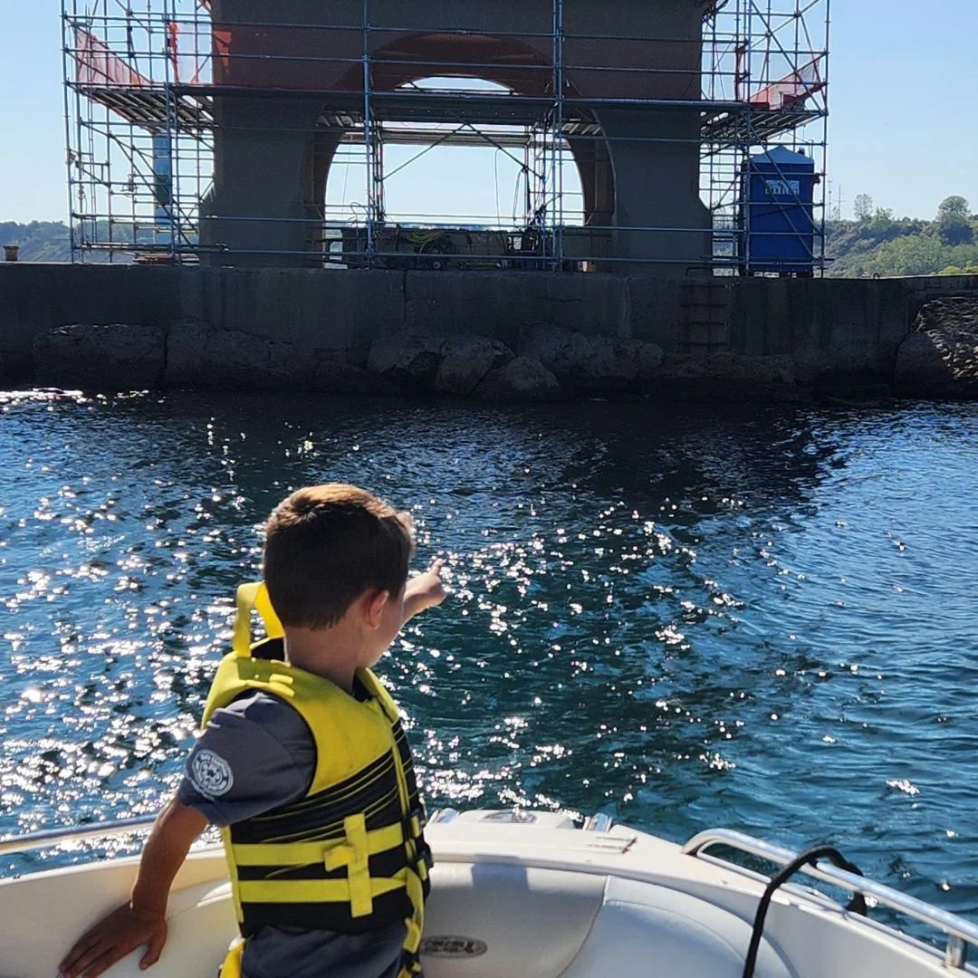 Proud to support progress right over in Port Washington! Our unit is on-site at the lighthouse construction project, helping crews stay comfortable while they work on a piece of our community&rsquo;s shoreline history. 🏗️💙 #PortWashington #TeamArno