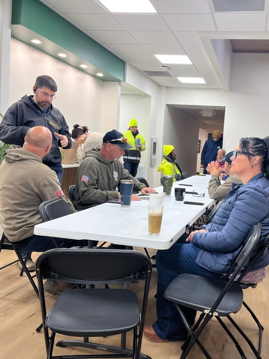 Spooky breakfast to start the day! 🧡💜💚 From colorful pancakes to stories about past costumes, our Halloween-themed breakfast meeting was a frightfully fun way to kick off the morning. 🎃👻 #WheresArnold #TeamArnolds #Halloween #Breakfast