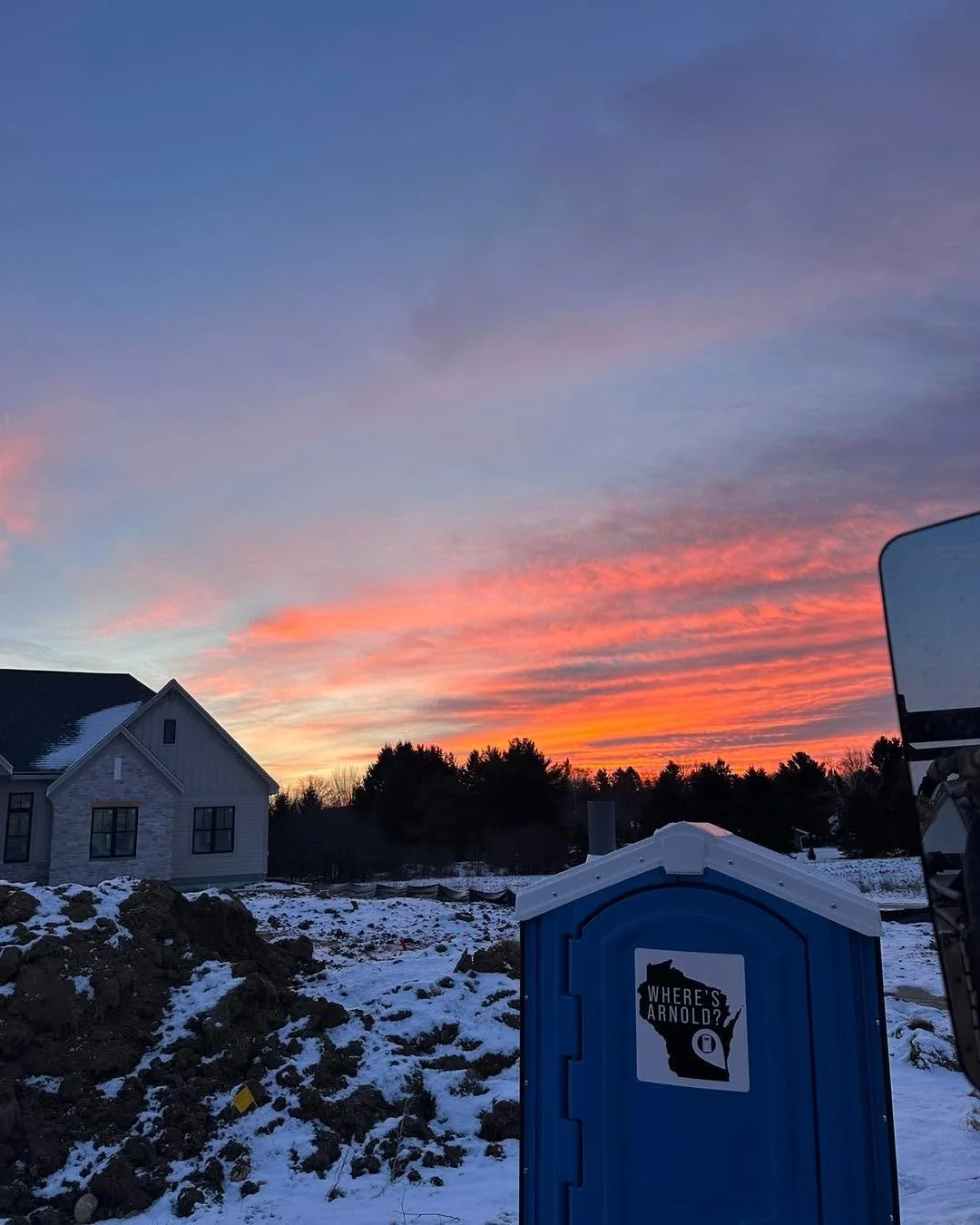 Not a bad view when you&rsquo;re out on route. From sunrise to sunset, we&rsquo;re here when you need us. 🌅 S/O Deshawn, PT Driver for another great flick! 📸

#TeamArnolds #WheresArnold #Wisconsin #portablerestrooms