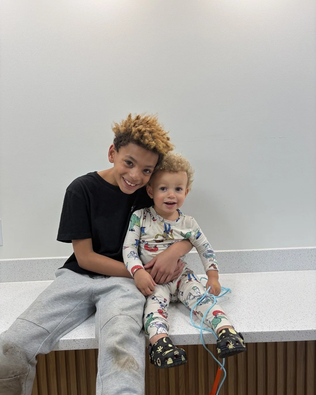 Happy National Siblings Day to our favorite sets of siblings: Winston and Ernie, Jessica and Sara, Gabby and Wyatt. Because no one knows how to make you laugh, drive you crazy, and stand by you quite like a sibling. 💙

#nationalsiblingsday #teamarno