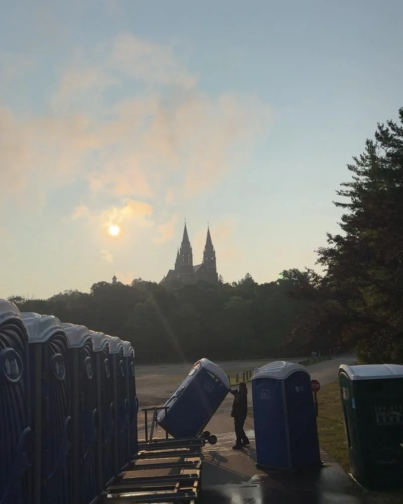 Early mornings and beautiful views. DeShawn and Greg out on route delivering units to Holy Hill as the sun comes up. This is what Team Arnold's does every day, showing up before the crowd does. ☀️💙

#teamarnolds  #arnoldsenvironmental #holyhill  #wi