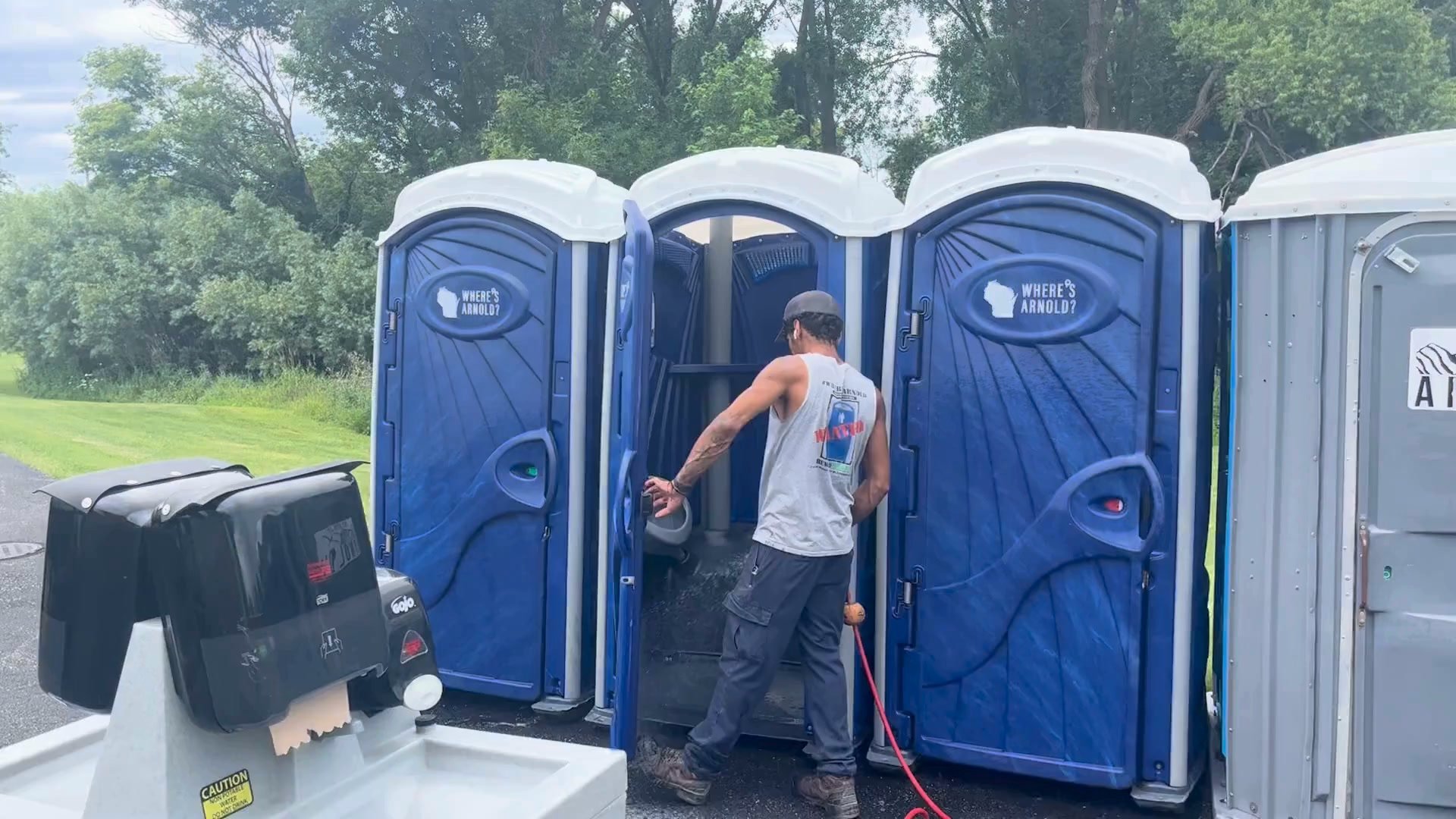 This week, we&rsquo;re celebrating DeShawn&rsquo;s 3rd Arnie-versary! 🎉

DeShawn started with Arnold&rsquo;s as a Yard Tech and has continued to grow into one of the great drivers on our team, helping with event deliveries and trailer pulling throug