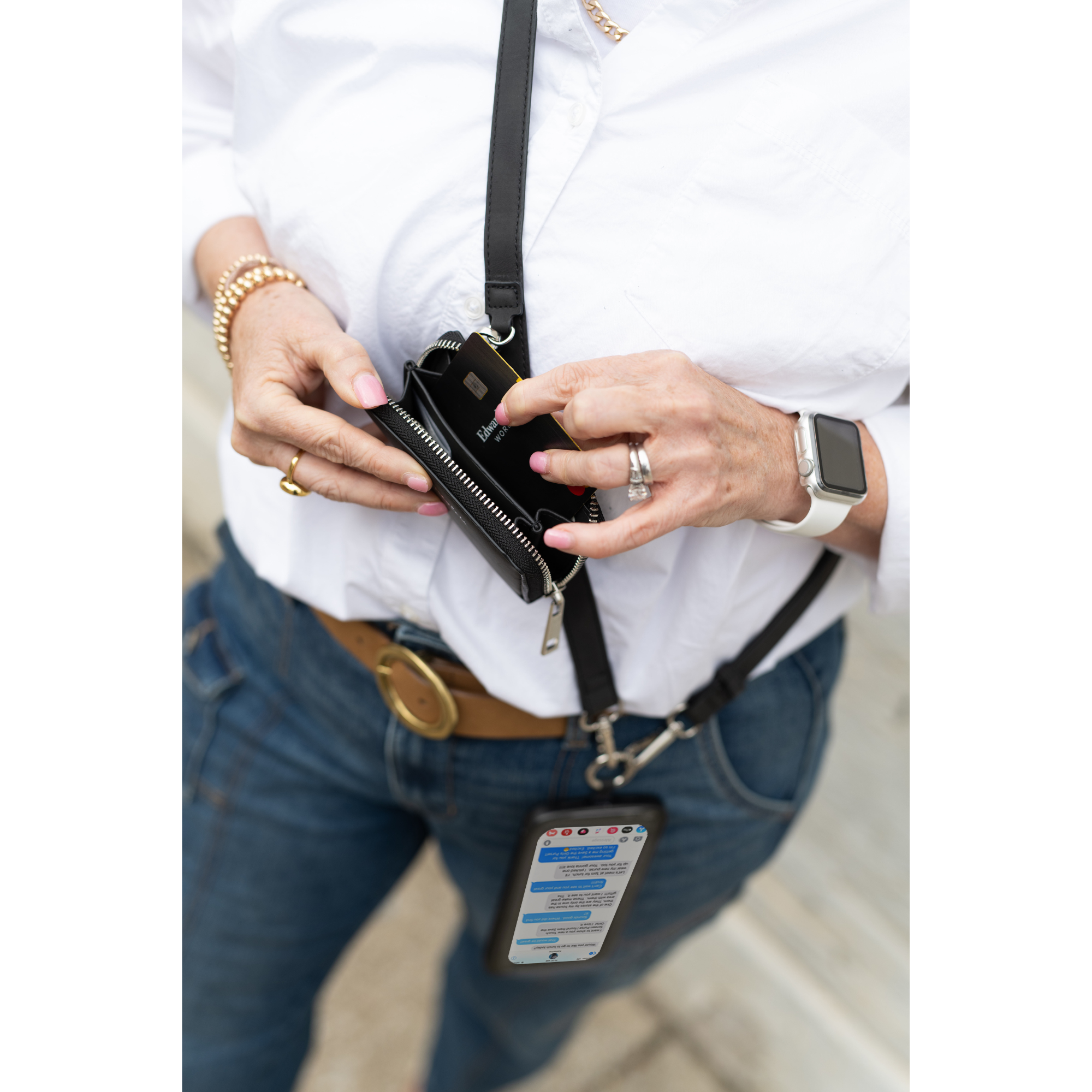 Clip & Go Strap W_Pouch Brushed Vegan Leather - Variation 4.png