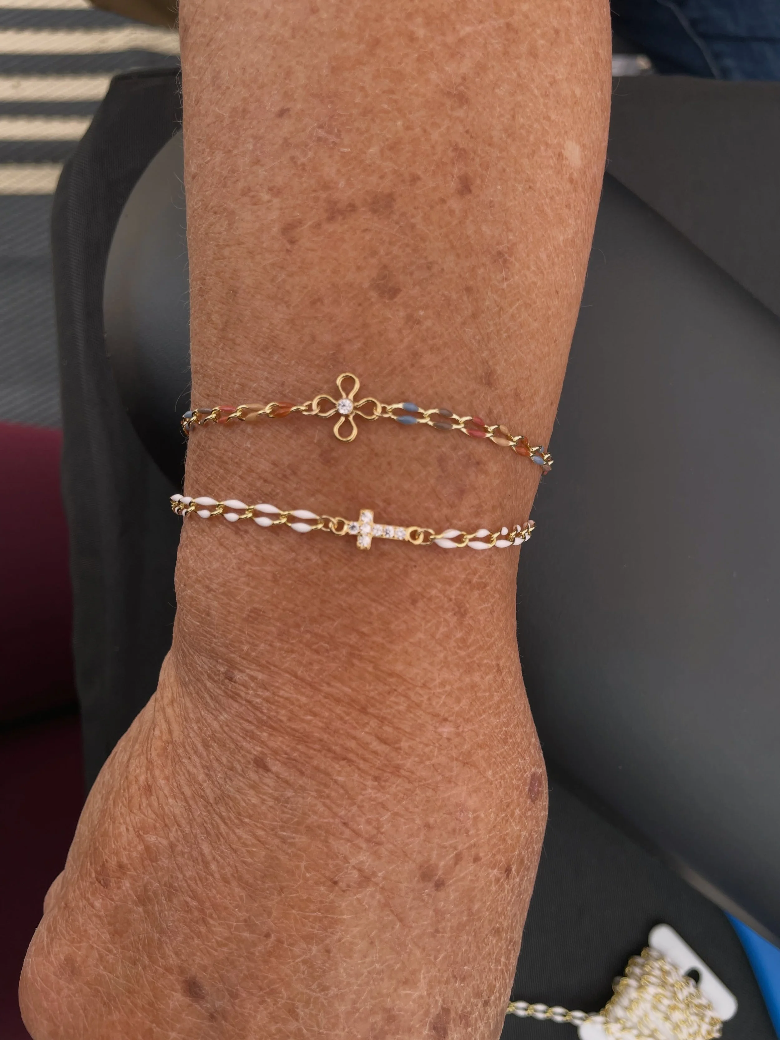 No clasp, no chaos. Just ✨ forever ✨

Catch us at our next market for your forever piece ♾️

#KaratsJewelry #PermanentJewelry #AffordableJewelry #MadeToLast #Michigan