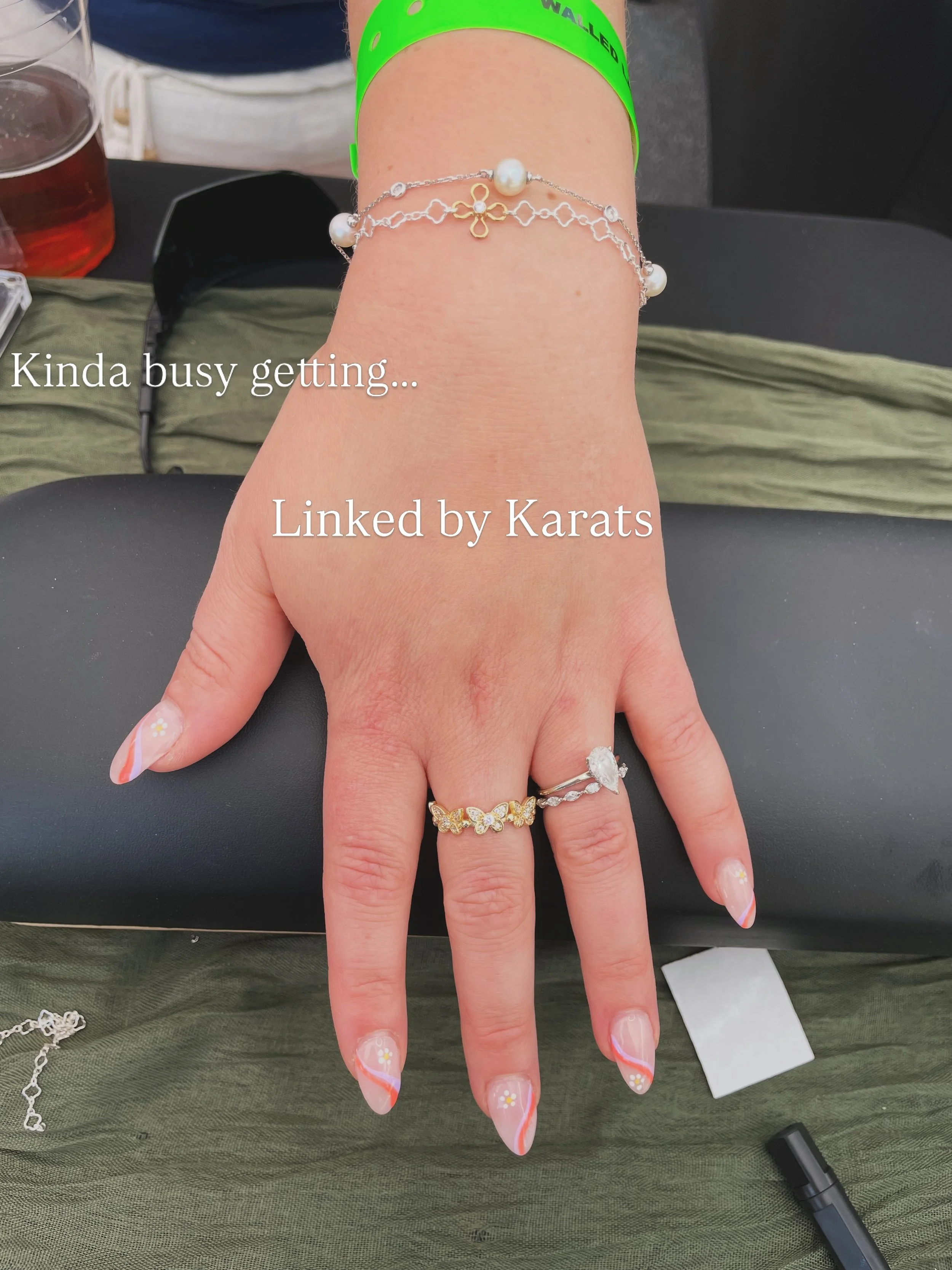 Sorry I missed your call, I&rsquo;m kinda busy doing summer things ☀️🍉🏝️🐚🛥️

#PermanentJewelry #FarmersMarket  #KaratsJewelry #SummerJewelry #MadeToLast