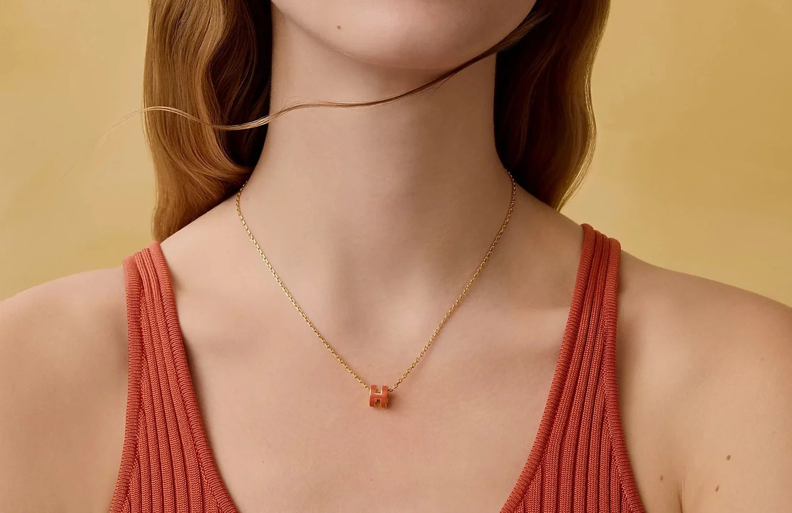 mini-pop-h-pendant--147992F G3-worn-3-0-0-800-800_g.jpg