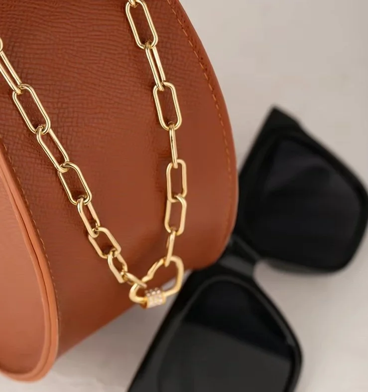 H2b0b70a74d8c469e8305ecfb48390be4i copy.jpeg