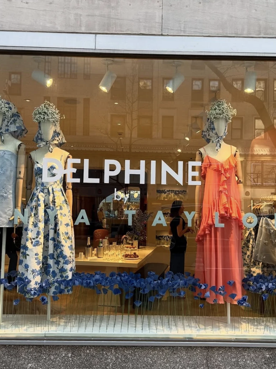 DELPHINE WINDOW DISPLAY